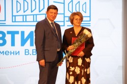 Сергей Ладанов поздравил коллектив техникума им. Самарского с 35-летием